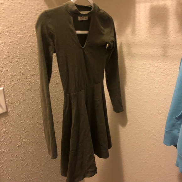 Long Sleeve Army Green Hollister Dress - Picture 3 of 7